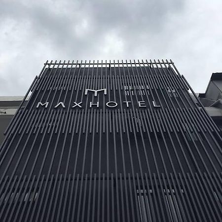 Max Hotel Subang Jaya Exterior foto