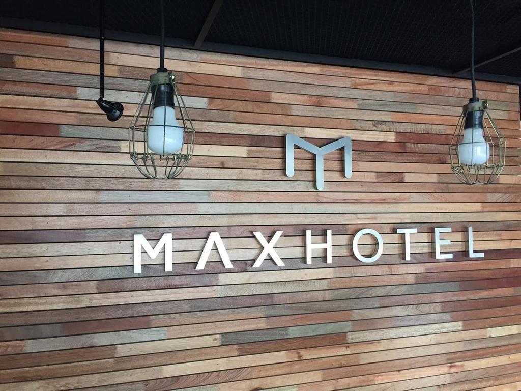 Max Hotel Subang Jaya Exterior foto