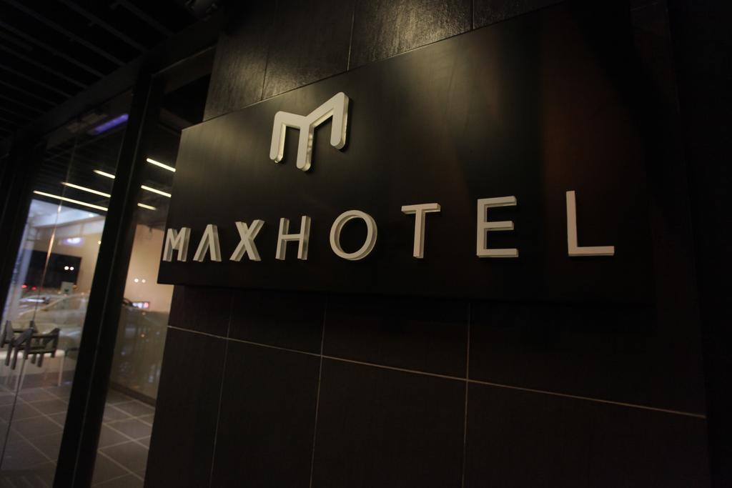 Max Hotel Subang Jaya Exterior foto