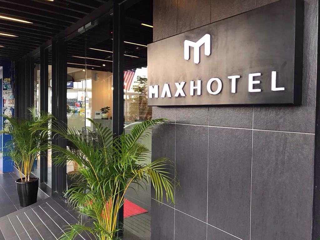 Max Hotel Subang Jaya Exterior foto